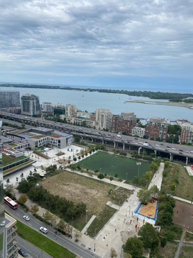 Toronto Downtown Luxurious Stylish 3 Bedroom 3 Bath 2 Balconies Near Rogers Centre Lakeview Condo Eksteriør billede
