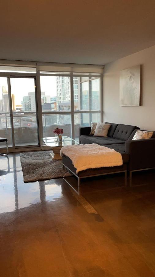 Toronto Downtown Luxurious Stylish 3 Bedroom 3 Bath 2 Balconies Near Rogers Centre Lakeview Condo Eksteriør billede
