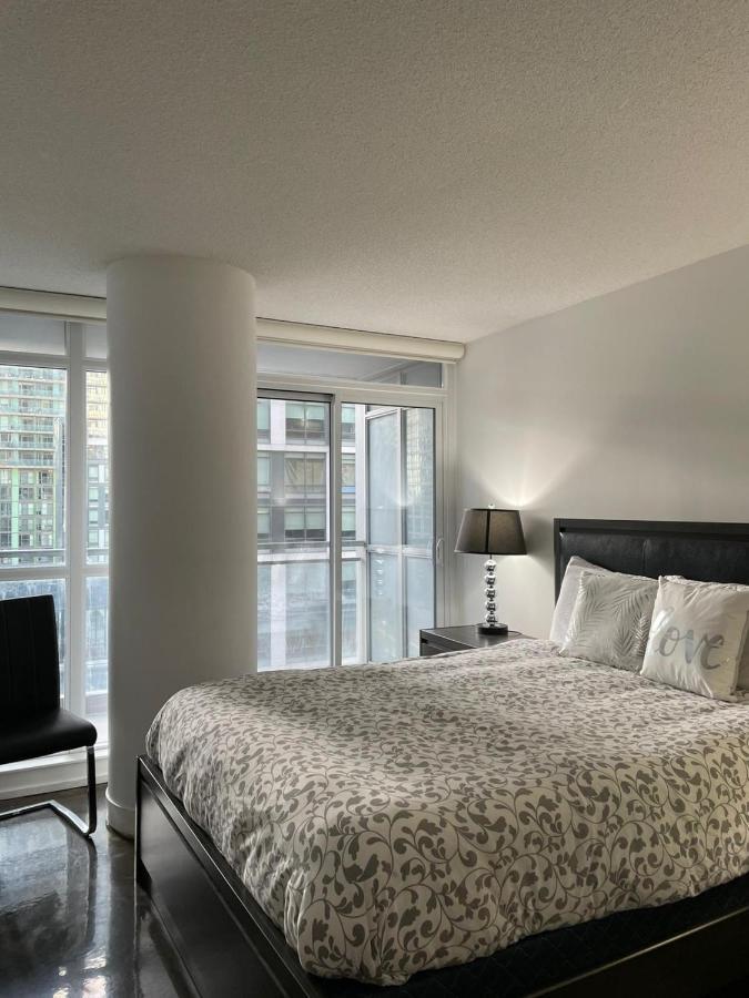 Toronto Downtown Luxurious Stylish 3 Bedroom 3 Bath 2 Balconies Near Rogers Centre Lakeview Condo Eksteriør billede