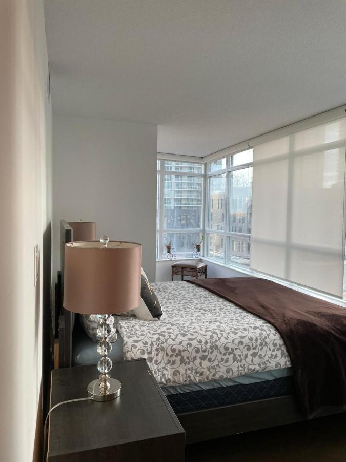 Toronto Downtown Luxurious Stylish 3 Bedroom 3 Bath 2 Balconies Near Rogers Centre Lakeview Condo Eksteriør billede