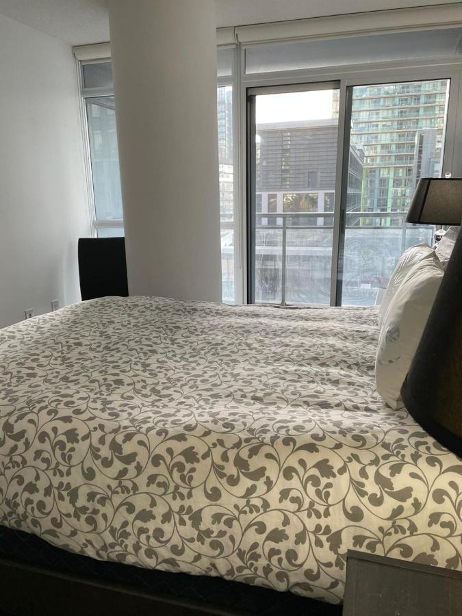 Toronto Downtown Luxurious Stylish 3 Bedroom 3 Bath 2 Balconies Near Rogers Centre Lakeview Condo Eksteriør billede