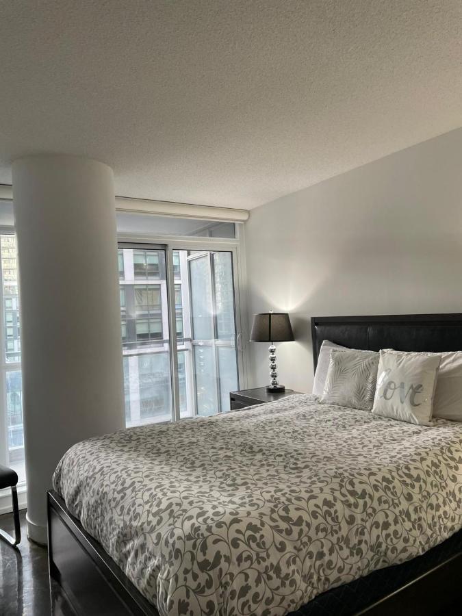 Toronto Downtown Luxurious Stylish 3 Bedroom 3 Bath 2 Balconies Near Rogers Centre Lakeview Condo Eksteriør billede