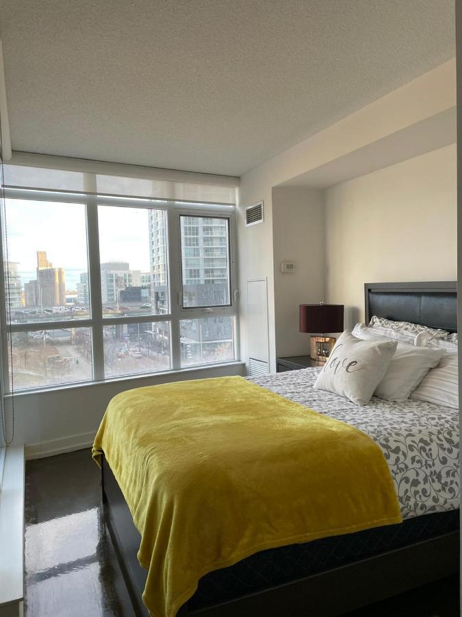 Toronto Downtown Luxurious Stylish 3 Bedroom 3 Bath 2 Balconies Near Rogers Centre Lakeview Condo Eksteriør billede