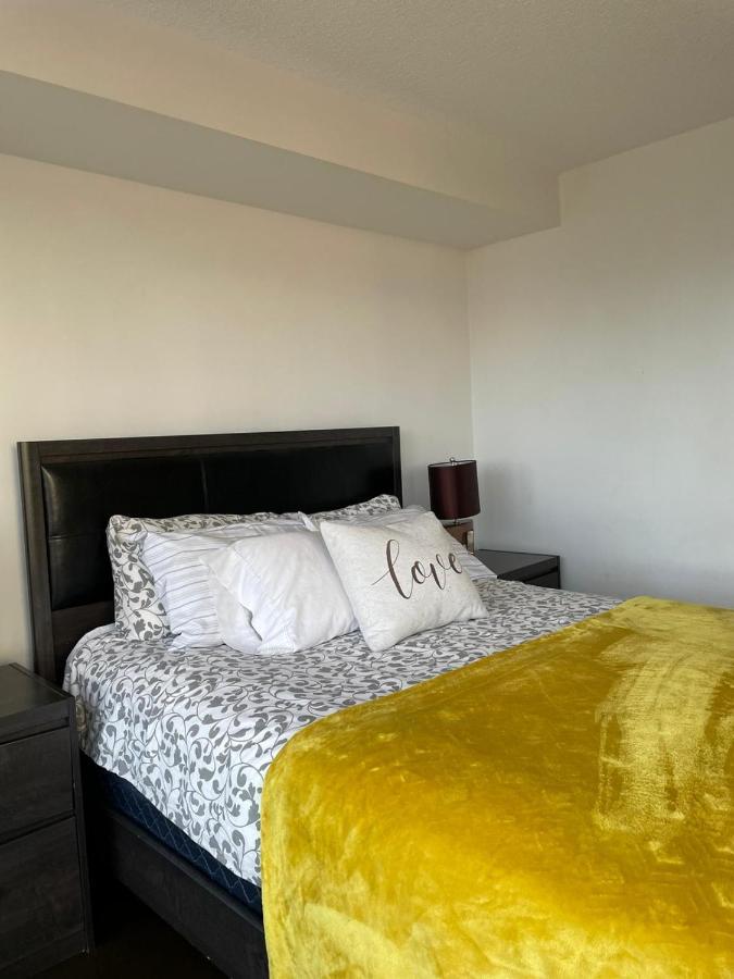 Toronto Downtown Luxurious Stylish 3 Bedroom 3 Bath 2 Balconies Near Rogers Centre Lakeview Condo Eksteriør billede