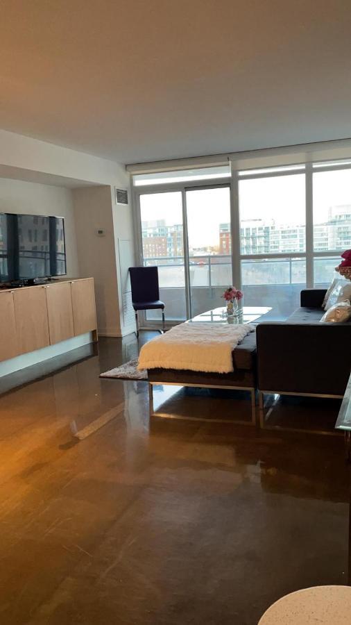 Toronto Downtown Luxurious Stylish 3 Bedroom 3 Bath 2 Balconies Near Rogers Centre Lakeview Condo Eksteriør billede