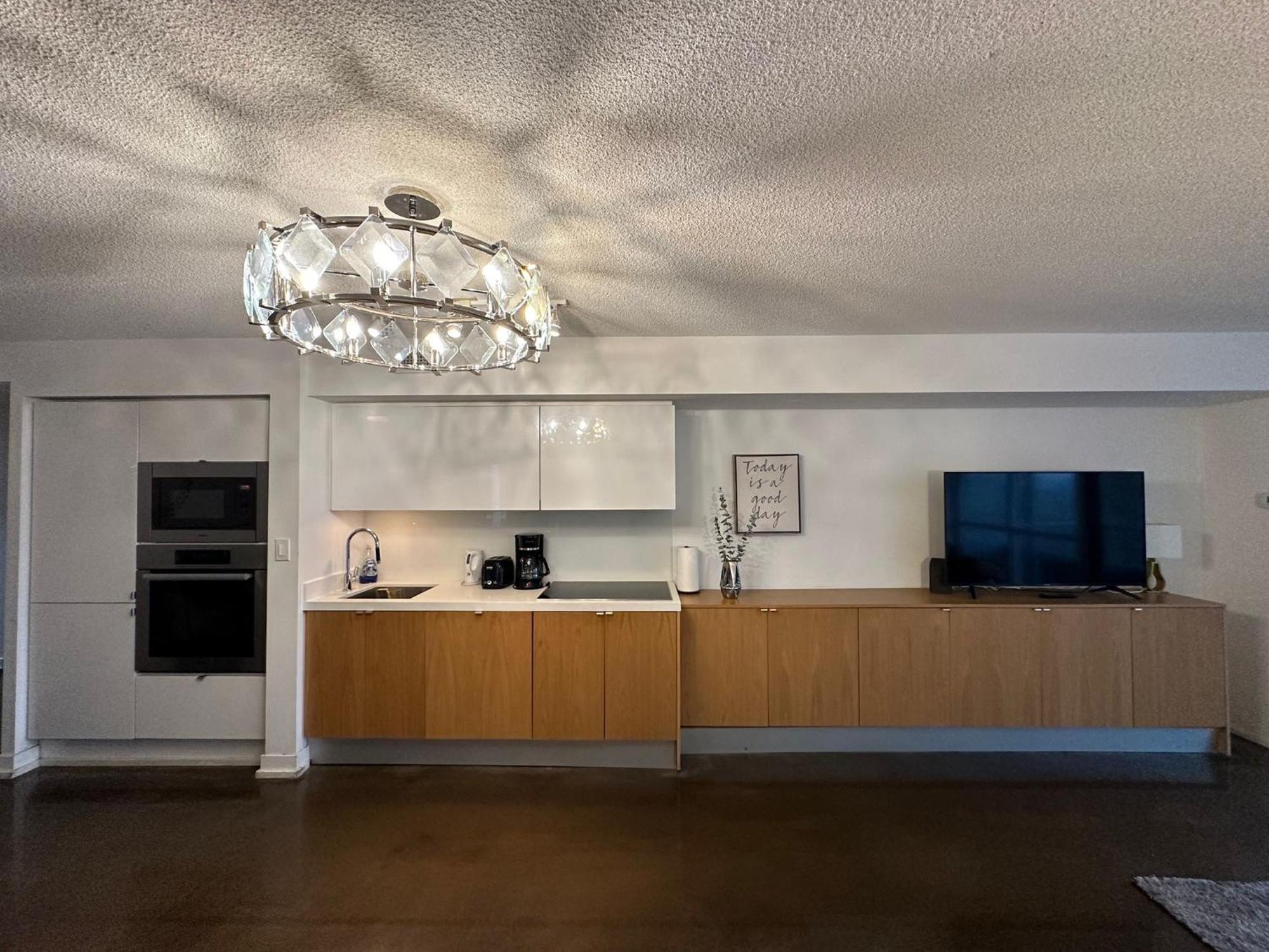Toronto Downtown Luxurious Stylish 3 Bedroom 3 Bath 2 Balconies Near Rogers Centre Lakeview Condo Eksteriør billede